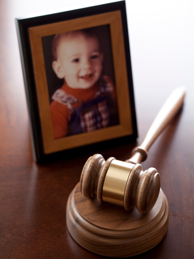 Common Mistakes to Avoid When Hiring a Child Custody Lawyer